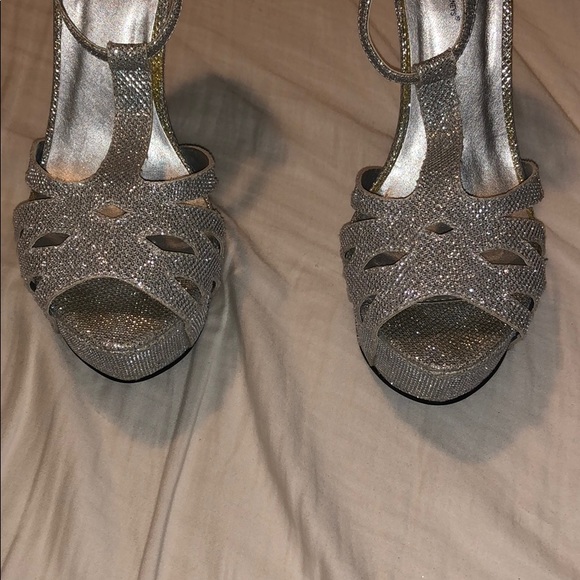 Club Ready! Sz 8 Shi by Journeys Platform Heels - Picture 4 of 8